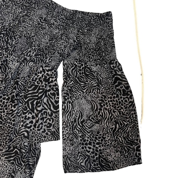 TORRID Gray Animal Print Chiffon Off Shoulder Babydoll Top Size 2 / US 2X - Picture 6 of 10